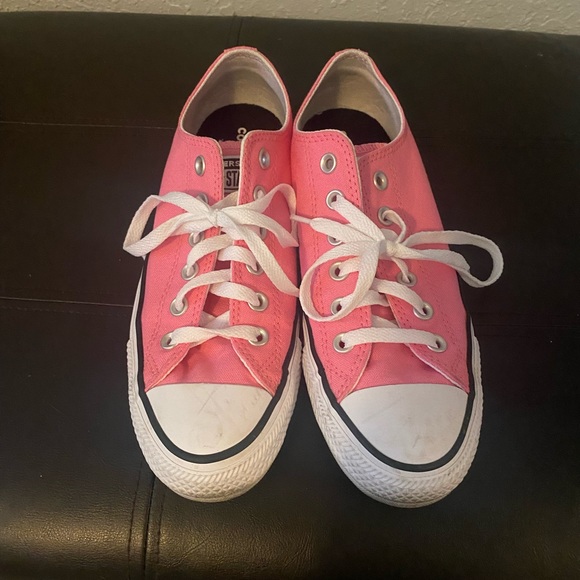 Pink Converse - Picture 9 of 10